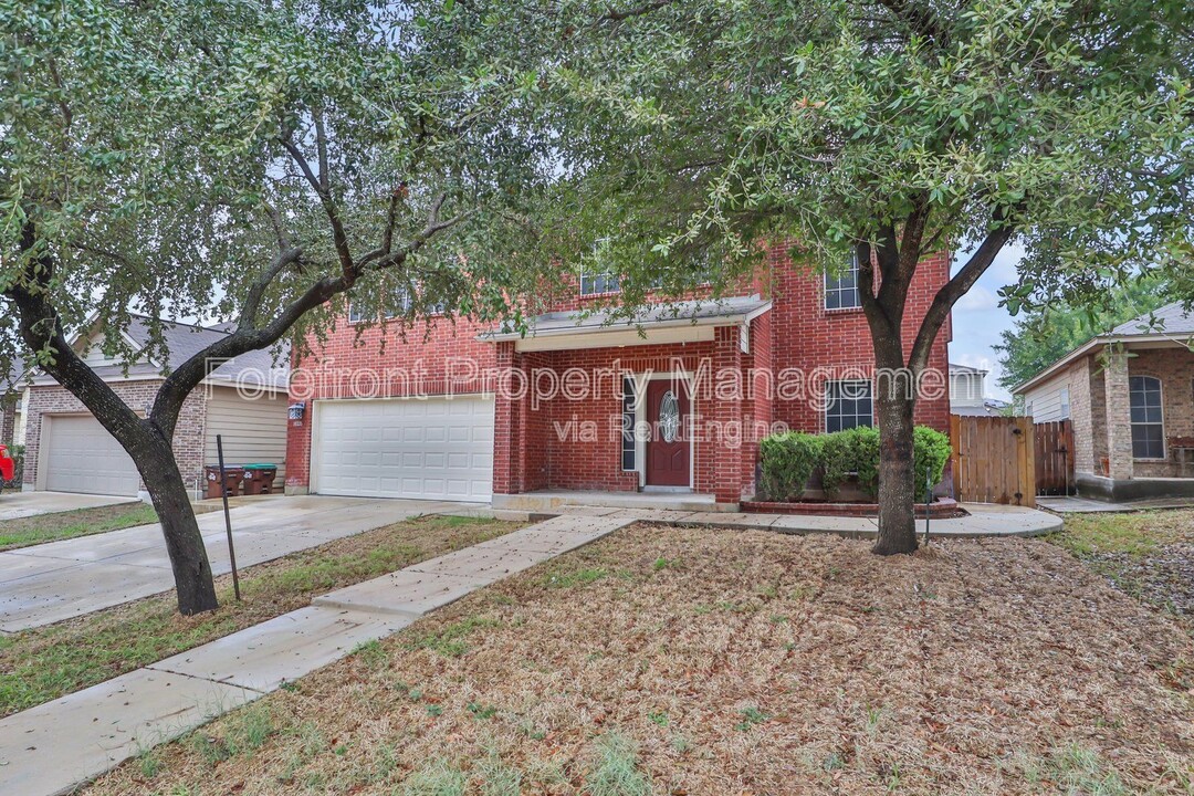 10335 Ashbury Creek in San Antonio, TX - Building Photo