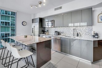 31 SE 6th St, Unit 1102 in Miami, FL - Building Photo - Building Photo