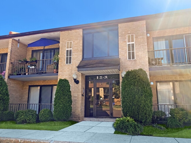 Ambassador Apartments in Philadelphia, PA - Building Photo - Building Photo
