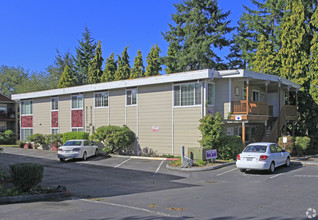 Erwin Estates Apartments in Everett, WA - Building Photo - Building Photo