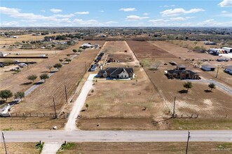 22820 Uresti Rd in Edinburg, TX - Building Photo - Building Photo