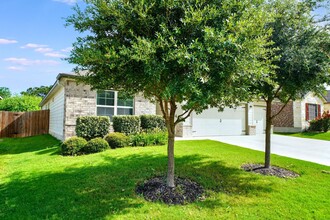 1990 Reserve Wy in New Braunfels, TX - Building Photo - Building Photo