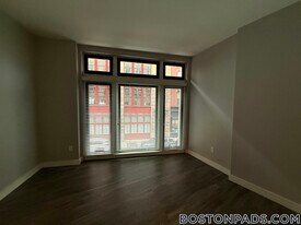 23 Central Ave, Unit 204 in Lynn, MA - Building Photo