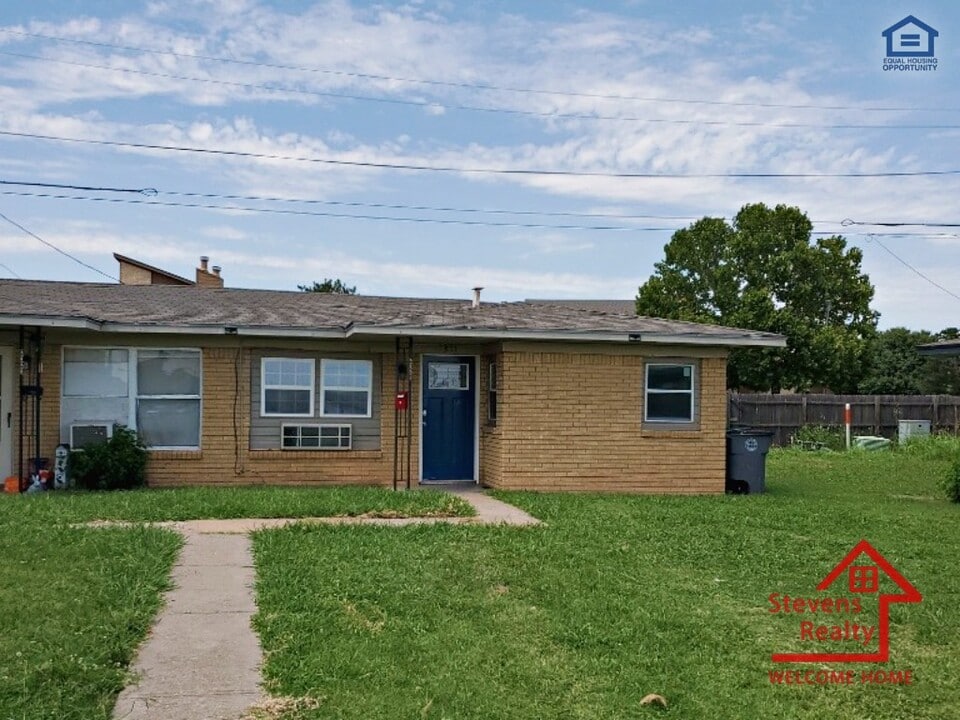 2321 NW Bell Ave in Lawton, OK - Building Photo