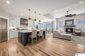 11976 S 118th Ave in Papillion, NE - Foto de edificio - Building Photo