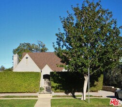 650 S Gretna Green Way in Los Angeles, CA - Building Photo - Building Photo