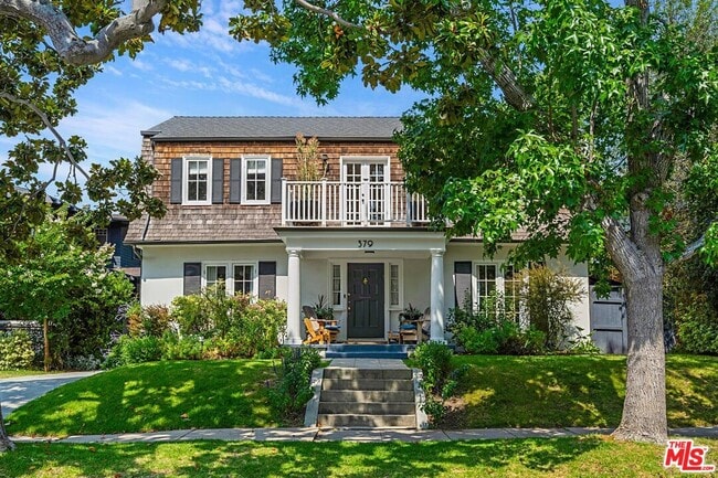property at 379 N Ridgewood Pl