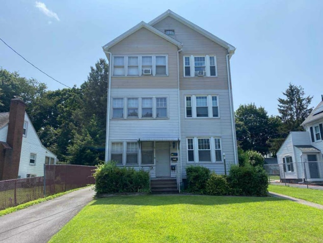 47 Thorniley St in New Britain, CT - Building Photo - Building Photo