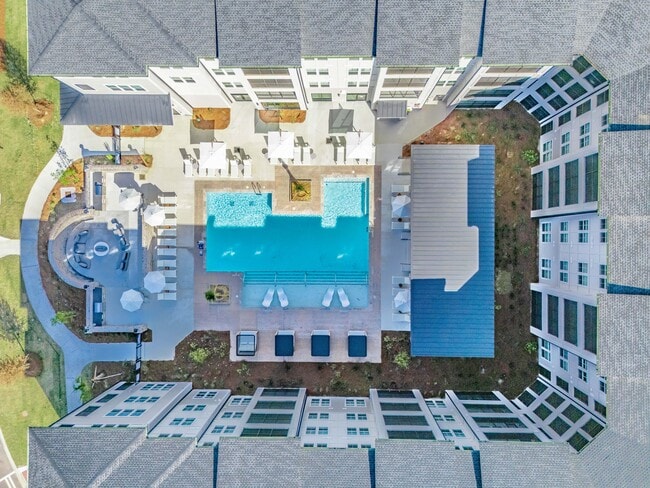 Monument at Pooler in Pooler, GA - Foto de edificio - Building Photo