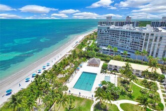 881 Ocean Dr, Unit 21D in Key Biscayne, FL - Building Photo - Building Photo