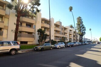 5th Street Apartments- Luxurious Bedrooms in Los Angeles, CA - Building Photo - Building Photo