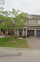 17 Vermont Rd in Brampton, ON - Building Photo - Building Photo