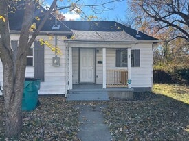 2057 N Pickwick Ave in Springfield, MO - Building Photo