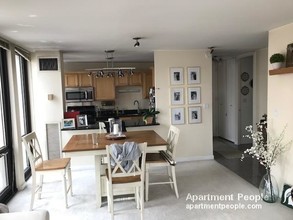 1 E Scott St-Unit -903 in Chicago, IL - Building Photo - Building Photo