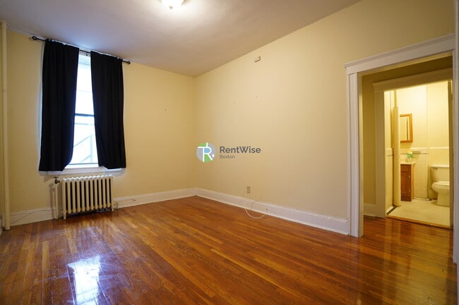 223 Essex St in Melrose, MA - Building Photo - Building Photo