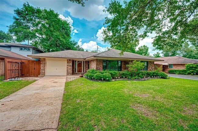 4038 Cheena Dr in Houston, TX - Building Photo - Building Photo
