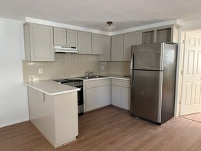 6444 Adams St in New Port Richey, FL - Foto de edificio - Building Photo