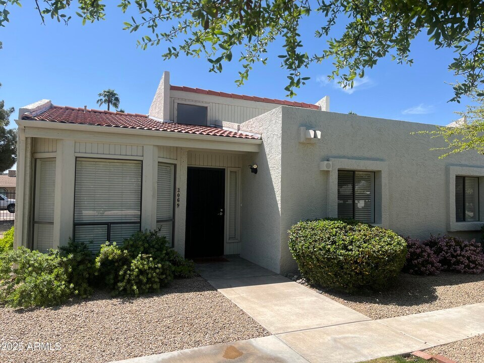 3069 E Cannon Dr in Phoenix, AZ - Building Photo