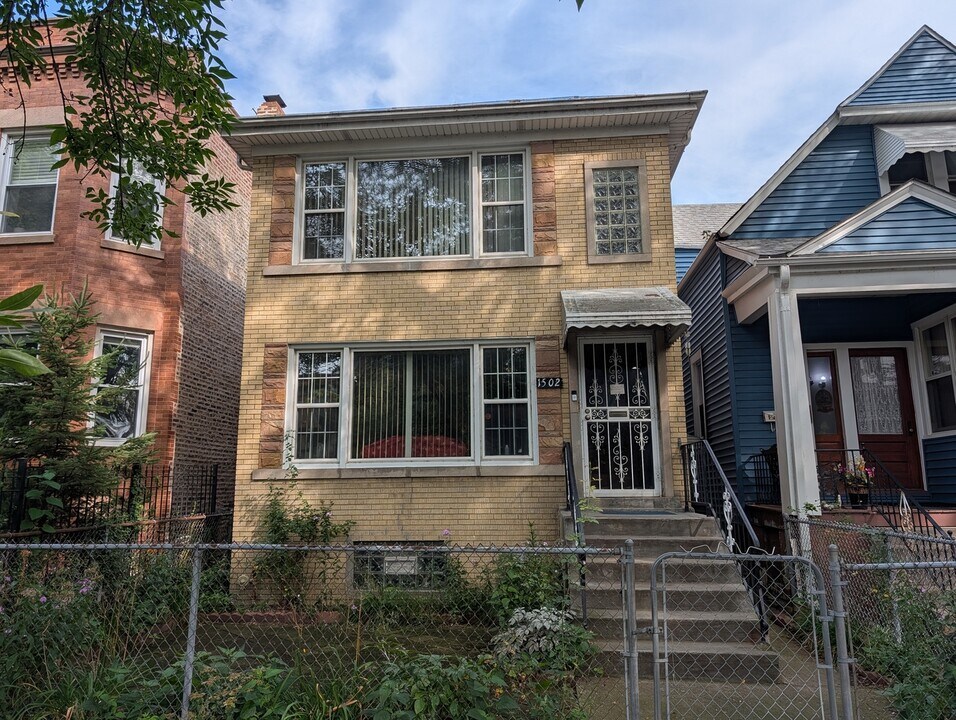 1502 W Hollywood Ave in Chicago, IL - Building Photo