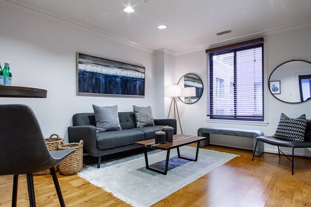 1020 16th St NW in Washington, DC - Building Photo