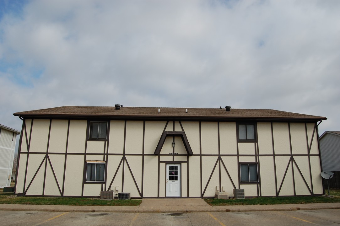 Green Tree Village in Ankeny, IA - Building Photo