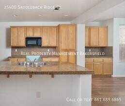 z5400 Saddleback Ridge Ct in Bakersfield, CA - Building Photo - Building Photo