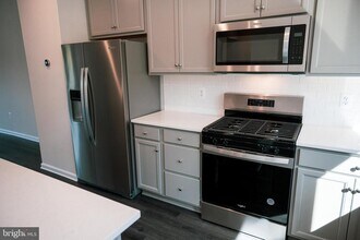 238 Mainstream Dr in Laurel, MD - Building Photo - Building Photo