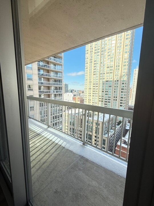 601 N State St in Chicago, IL - Building Photo