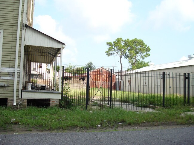 3701 Ulloa St in New Orleans, LA - Building Photo - Building Photo