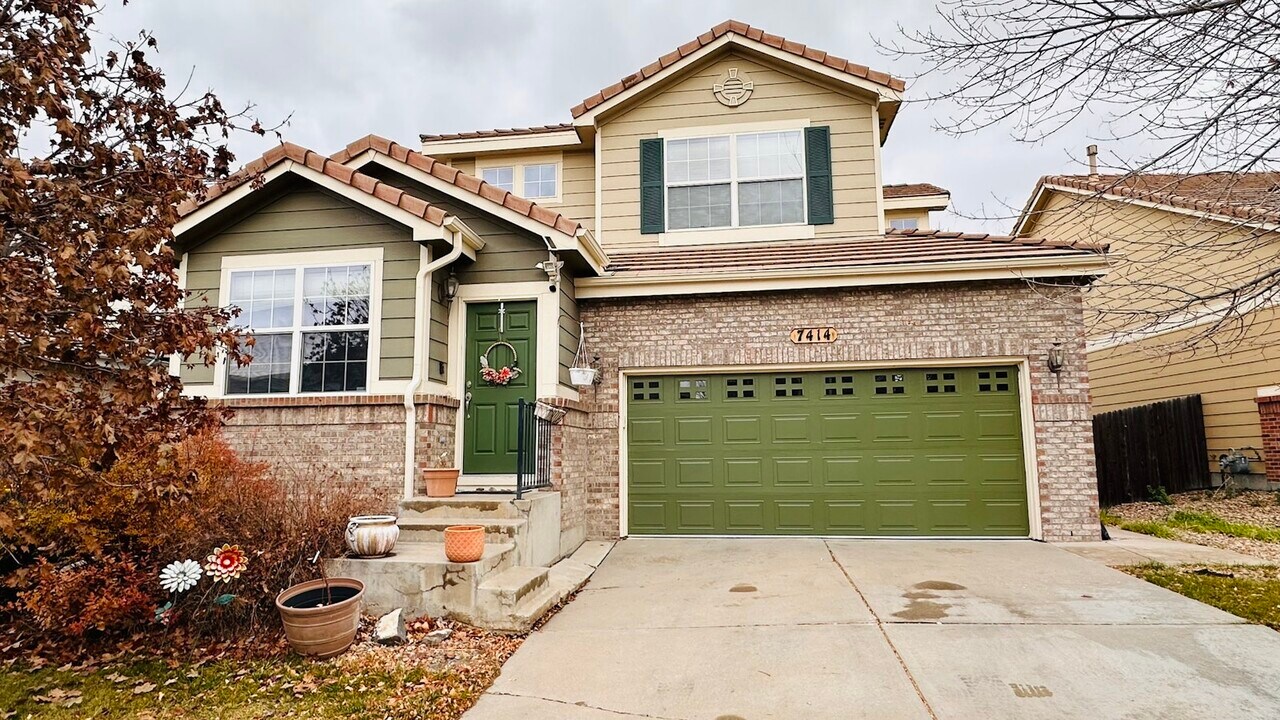 7414 S Memphis St in Aurora, CO - Building Photo