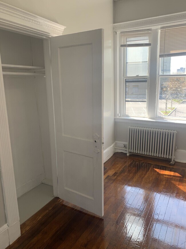 447 Park Dr, Unit 2C in Boston, MA - Building Photo - Building Photo