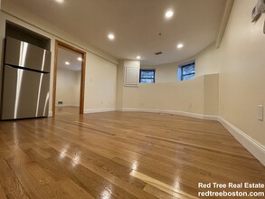 1803 Beacon St, Unit 1 in Brookline, MA - Building Photo - Building Photo