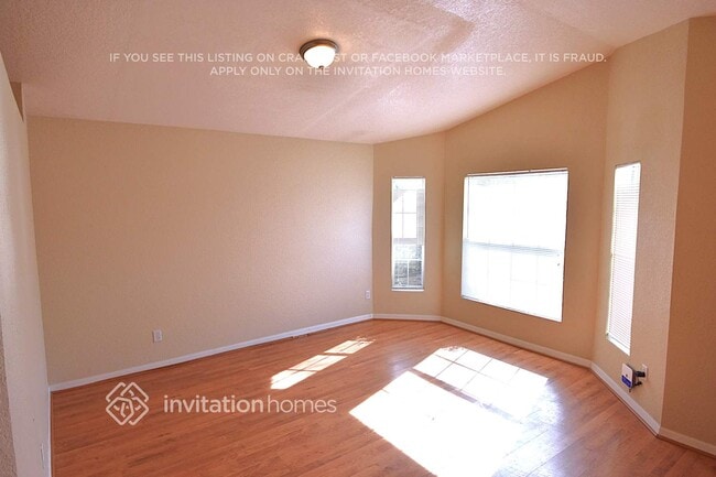 277 Boca Ciega Rd in Mascotte, FL - Foto de edificio - Building Photo