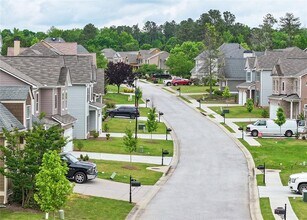 215 Horizon Way in Dallas, GA - Building Photo - Building Photo