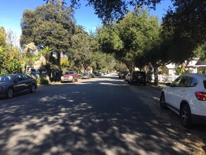 110 S Grand Oaks Ave in Pasadena, CA - Foto de edificio - Building Photo