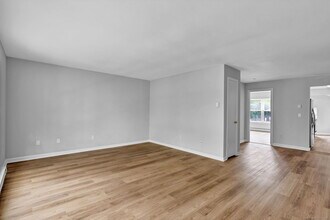 38 Wellington Dr in Farmington, CT - Building Photo - Building Photo