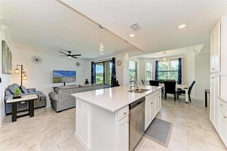 18028 Gawthrop Dr in Bradenton, FL - Building Photo - Building Photo