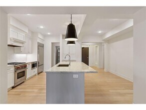 222 Ferndale Rd S in Wayzata, MN - Building Photo - Building Photo