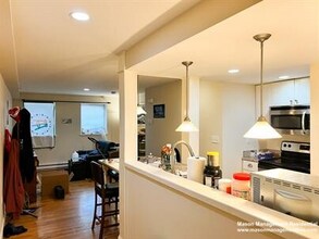 318 Saint Paul St in Brookline, MA - Building Photo - Building Photo