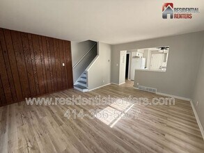 5824 N 117th St in Milwaukee, WI - Building Photo - Building Photo