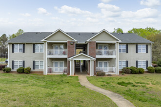 Washington Square Apartments in Shelby, NC - Foto de edificio - Building Photo