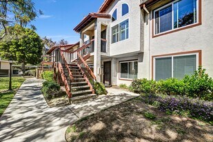 4020 Porte La Paz in San Diego, CA - Building Photo