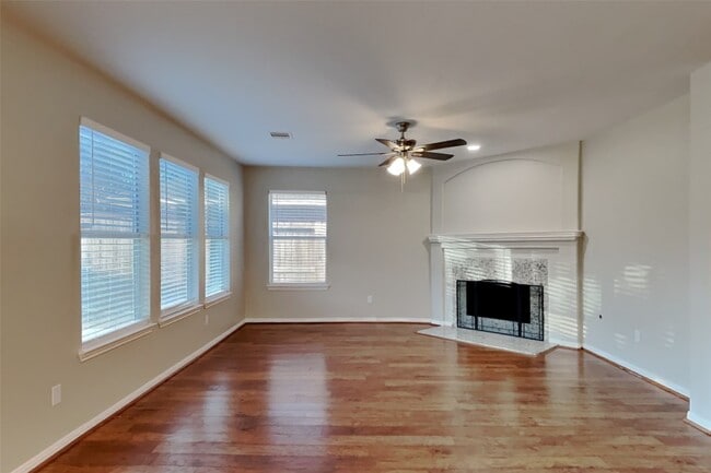 32322 Cross Spring Park Ln in Conroe, TX - Building Photo - Building Photo