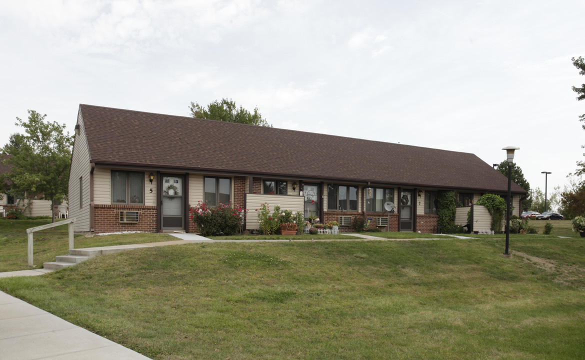 Benn View Apartments in Bennington, NE - Foto de edificio