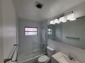 4751 NW 12th Dr in Pompano Beach, FL - Building Photo