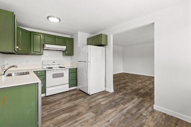 813 Woodford Ave N in Kent, WA - Building Photo - Building Photo