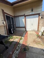 12550 Newbrook Dr in Houston, TX - Building Photo