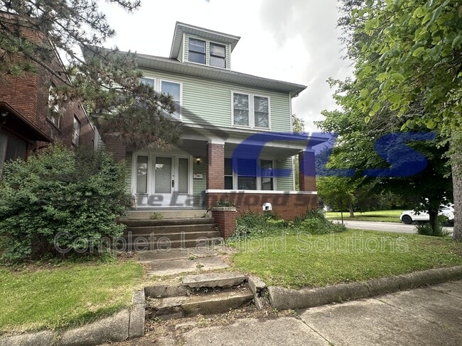property at 1301 S 9th St