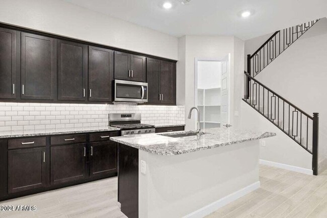 property at 5062 E Hartford Ave
