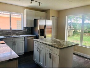 7243 Coppitt Key St in Greenacres, FL - Building Photo - Building Photo
